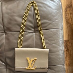 💯Auth  Calfskin Chain Louise MM Gris Louis Vuitton bag